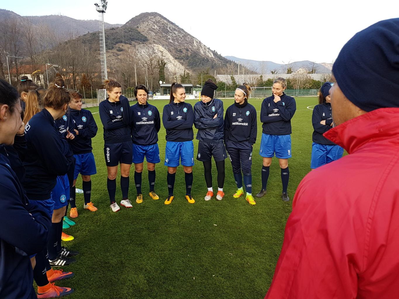 <a href="https://www.bresciacalciofemminile.it/rientrate-quasi-tutte-le-leonesse-inizia-la-settimana-brescia-cf-verona/" aria-label="Leggi di più su Rientrate quasi tutte le leonesse, inizia la settimana di Brescia CF-Verona">Rientrate quasi tutte le leonesse, inizia la settimana di Brescia CF-Verona</a>