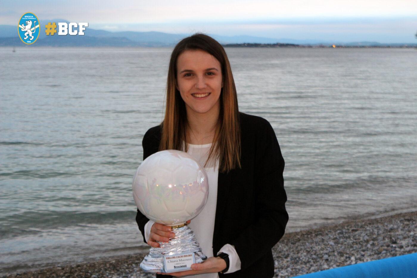 <a href="https://www.bresciacalciofemminile.it/la-perla-del-calcio-parla-ancora-biancoblu-trionfa-chiara-massussi/" aria-label="Leggi di più su La “Perla del Calcio” parla ancora biancoblu: trionfa Chiara Massussi">La “Perla del Calcio” parla ancora biancoblu: trionfa Chiara Massussi</a>