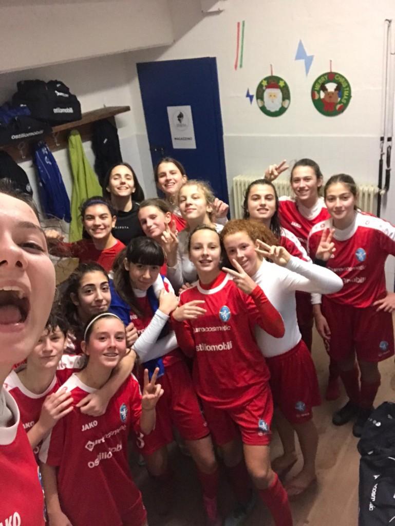 <a href="https://www.bresciacalciofemminile.it/leonessine-allieve-e-giovanissime-continuano-a-correre/" aria-label="Leggi di più su Leonessine: Allieve e Giovanissime continuano a correre">Leonessine: Allieve e Giovanissime continuano a correre</a>